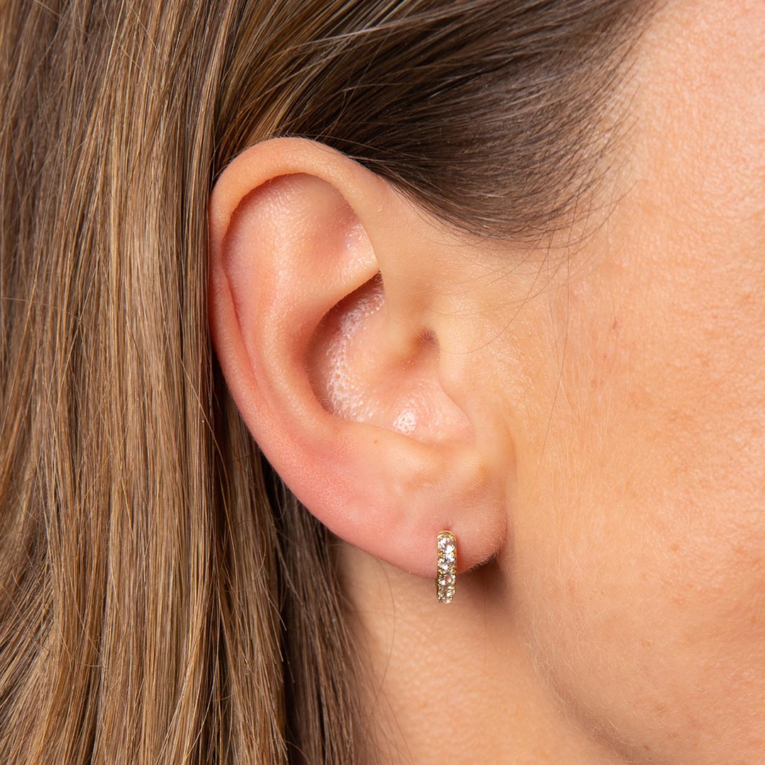 Gold-Earrings-Elements-Gold-Jewellery-GE1051C_model